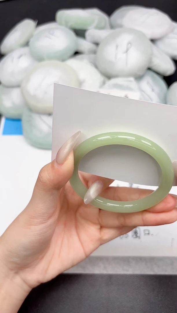 未镶嵌手镯石英质玉318-56.4