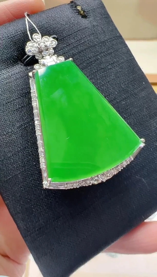 【闪购商品】翡翠吊坠(不含链)18K金镶嵌多样性团购发一件