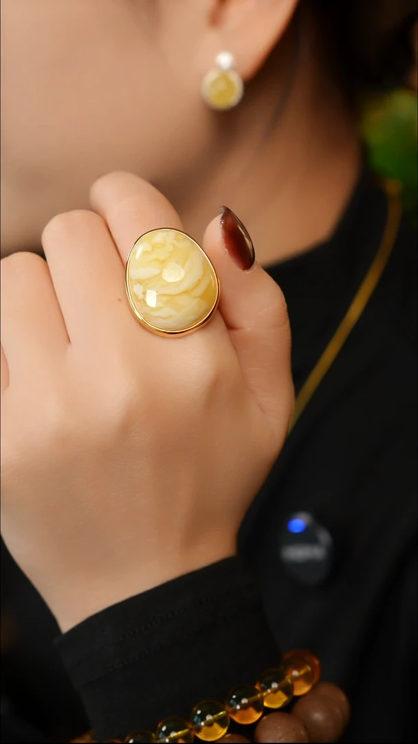 银S925镶嵌蜜蜡戒指白蜡戒指