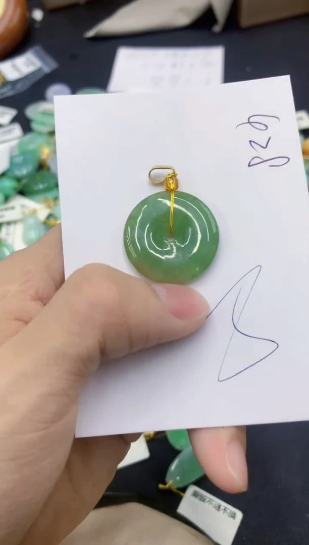 翡翠未镶嵌颈饰111111