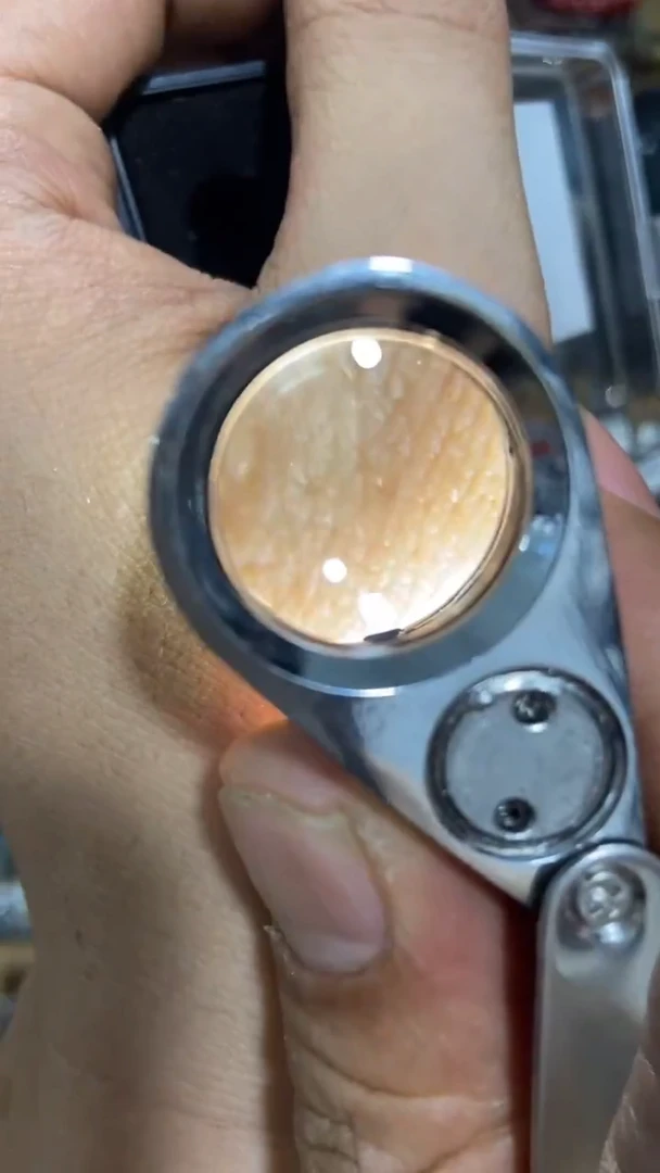 瓷片闪购商品  如图所示