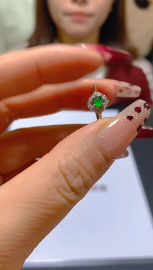 未镶嵌戒指翡翠多样性发一