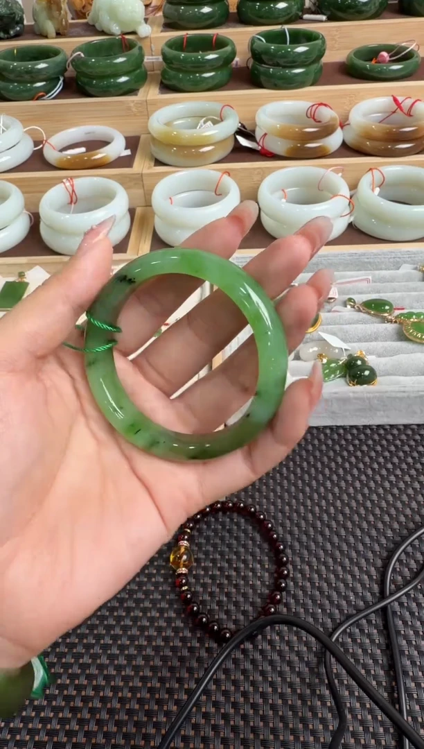 颈饰未镶嵌和田玉手镯55