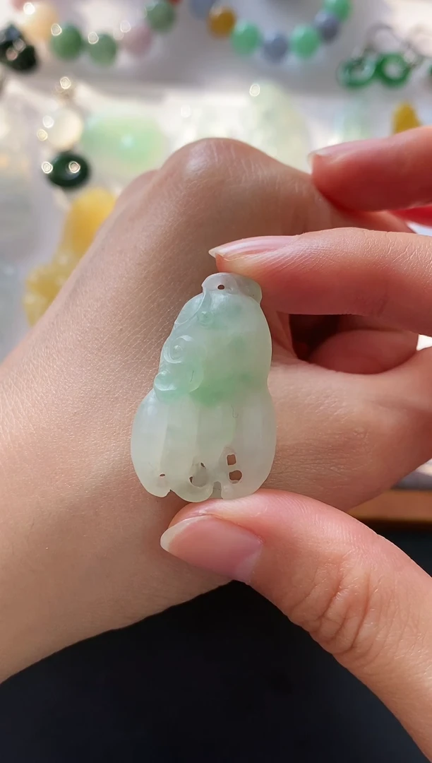 未镶嵌定制翡翠佛手~