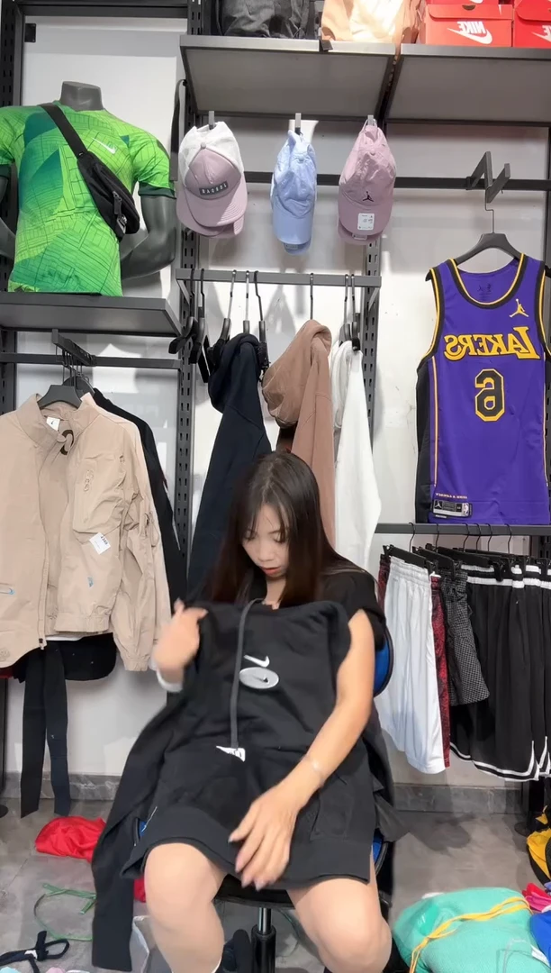 1367   编码 瑕疵款直播间过款为准 尺码