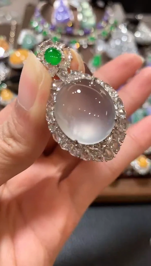 吊坠(不含链)18K金镶嵌翡翠未*m63