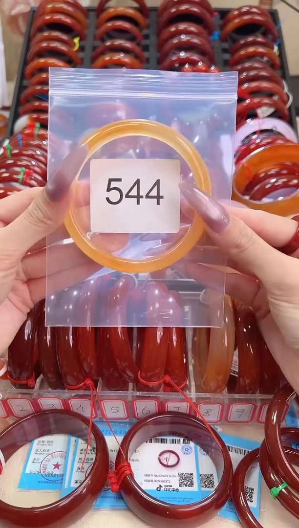 手镯玛瑙/玉髓未镶嵌65圈口*544