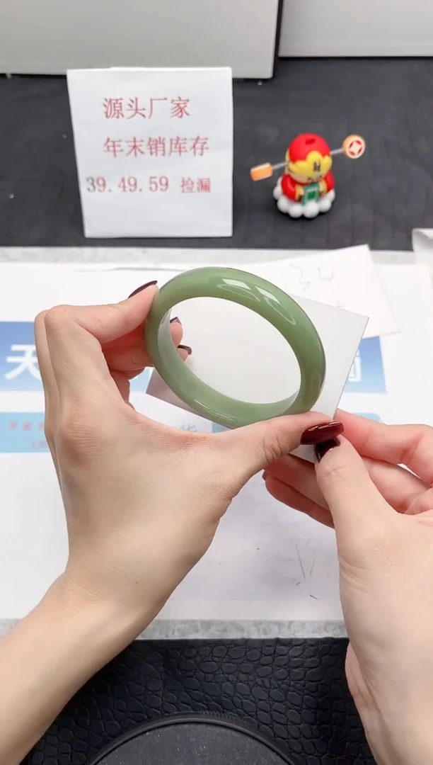 【闪购商品】石英质玉手镯未镶嵌139-61