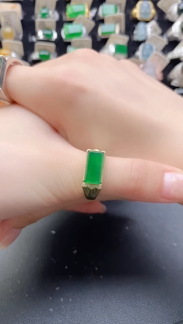 【闪购商品】翡翠戒指银S925镶嵌12121