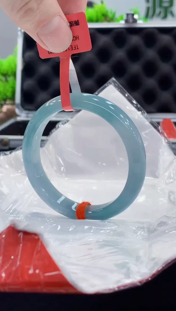 未镶嵌手镯翡翠翡翠手镯