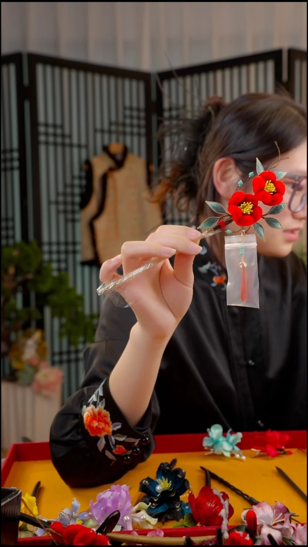 刺绣非遗绒花苏绣饰品