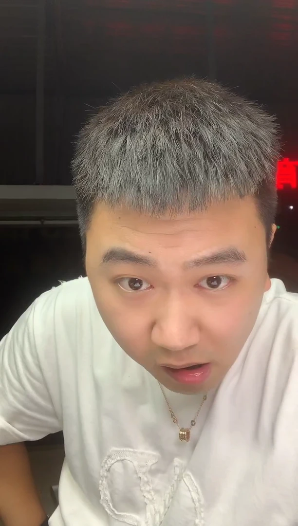 未镶嵌定制翡翠做人如水，做事如山。