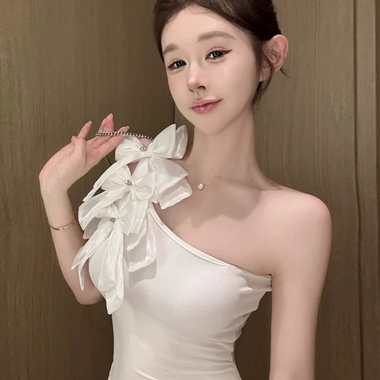 贵富•【蝴蝶结战袍】纯欲气质小香缎面蝴蝶结斜肩针织无袖背心女