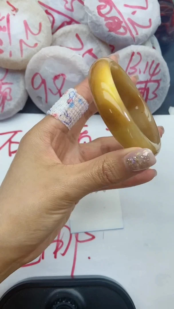 未镶嵌手镯石英质玉A278+55.6