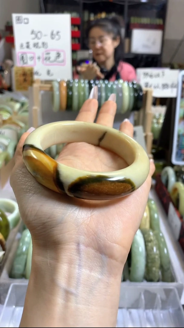 未镶嵌岫玉手镯85 60+ 有包容
