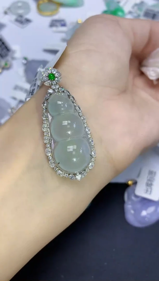 颈饰18K金镶嵌翡翠天然缅甸翡翠A货百元以上9元证书费自理