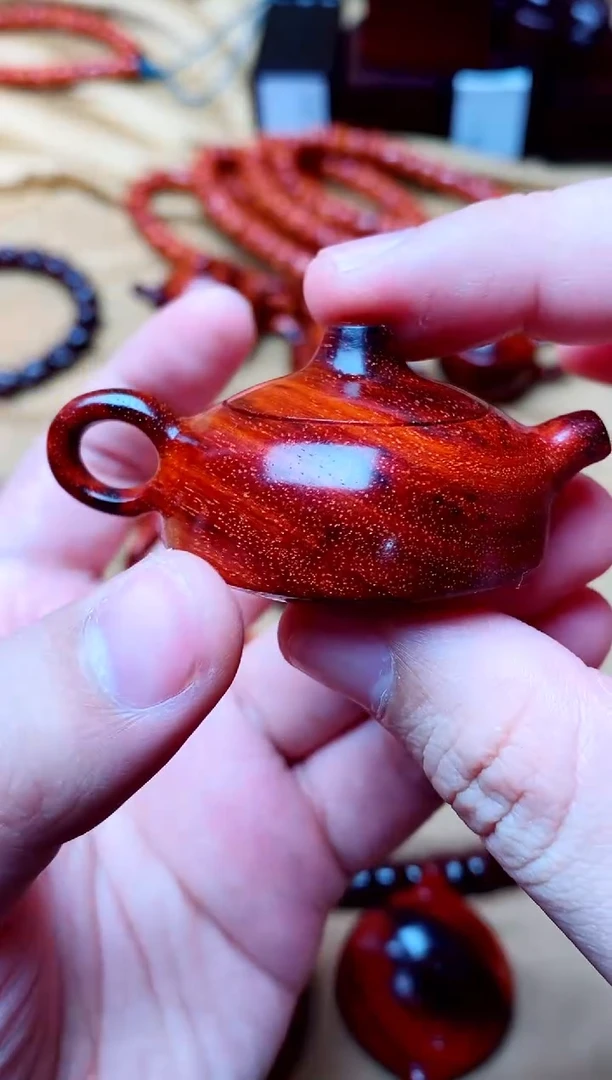 檀香紫檀（小叶紫檀）把把壶（不打开）