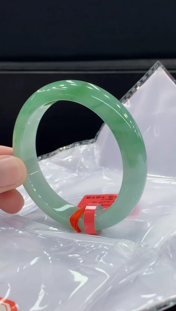 未镶嵌手镯翡翠翡翠手镯