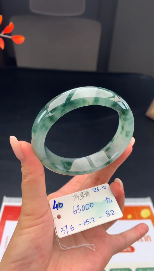 未镶嵌手镯翡翠用****6翡翠自带#送人#，假一赔三