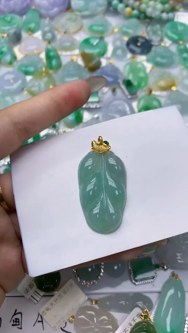 颈饰未镶嵌翡翠天然翡翠A货