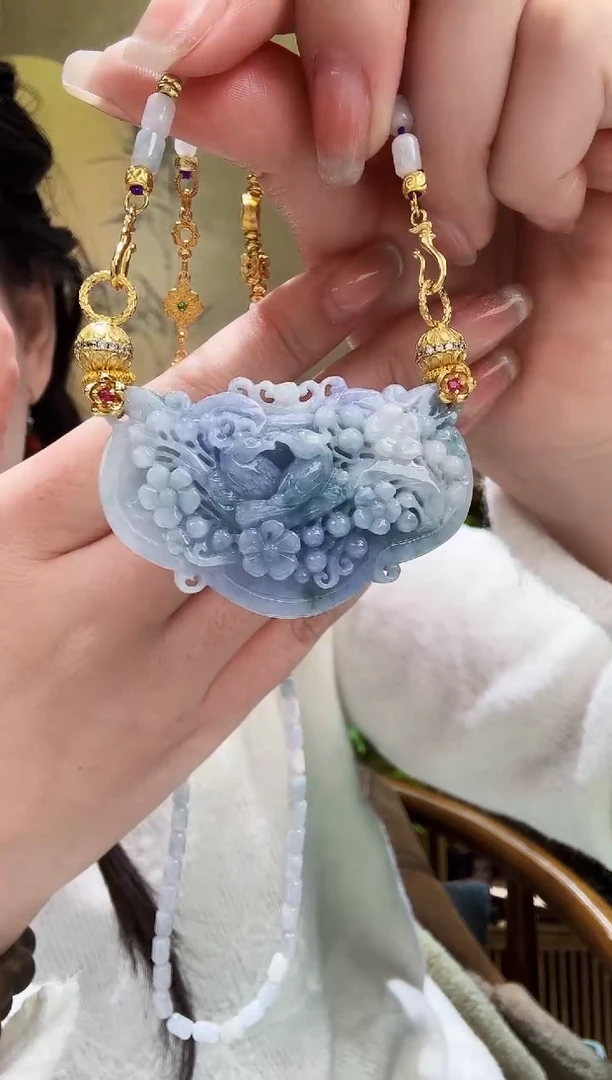 颈饰未镶嵌翡翠吊坠