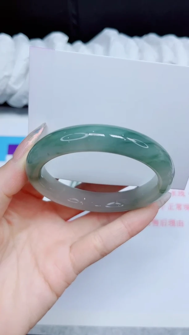 石英质玉手镯未镶嵌163.