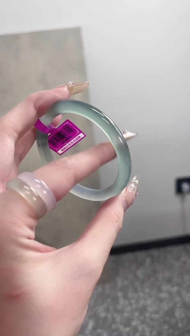 【闪购商品】玛瑙/玉髓手镯未镶嵌54圈 需要包容圆条