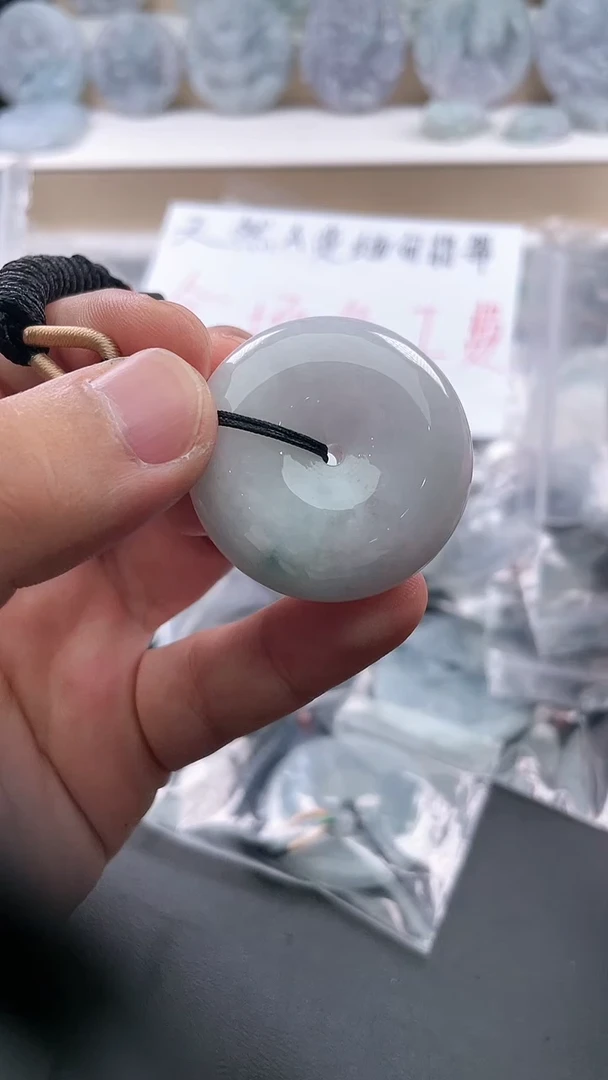 翡翠未镶嵌颈饰..../6/6/ 26