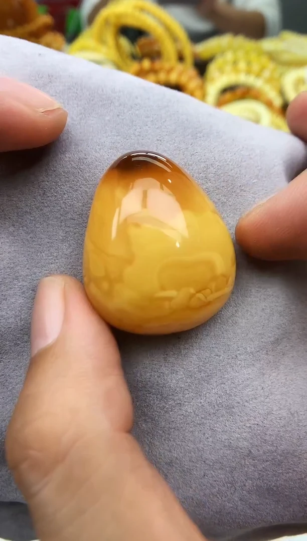 裸石琥珀未镶嵌吊坠