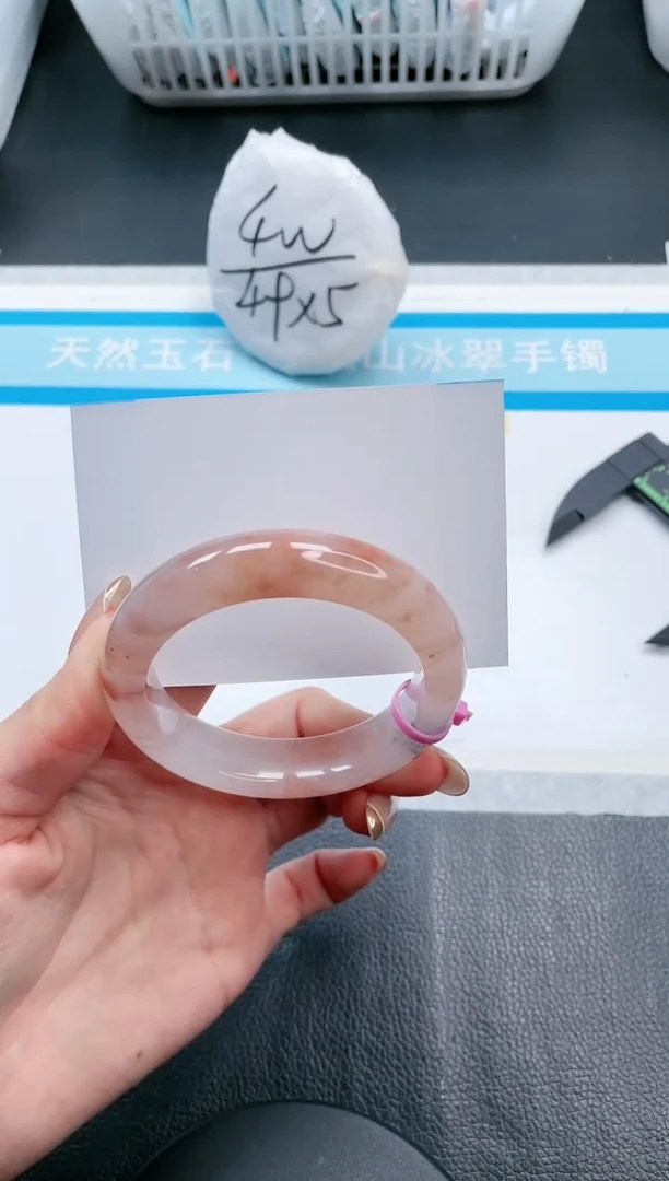 【闪购商品】石英质玉手镯未镶嵌20V252-54