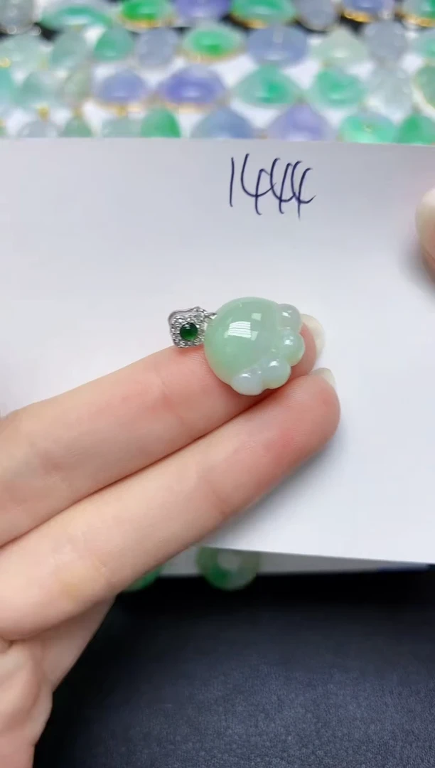 翡翠未镶嵌颈饰 天然缅甸翡翠A货