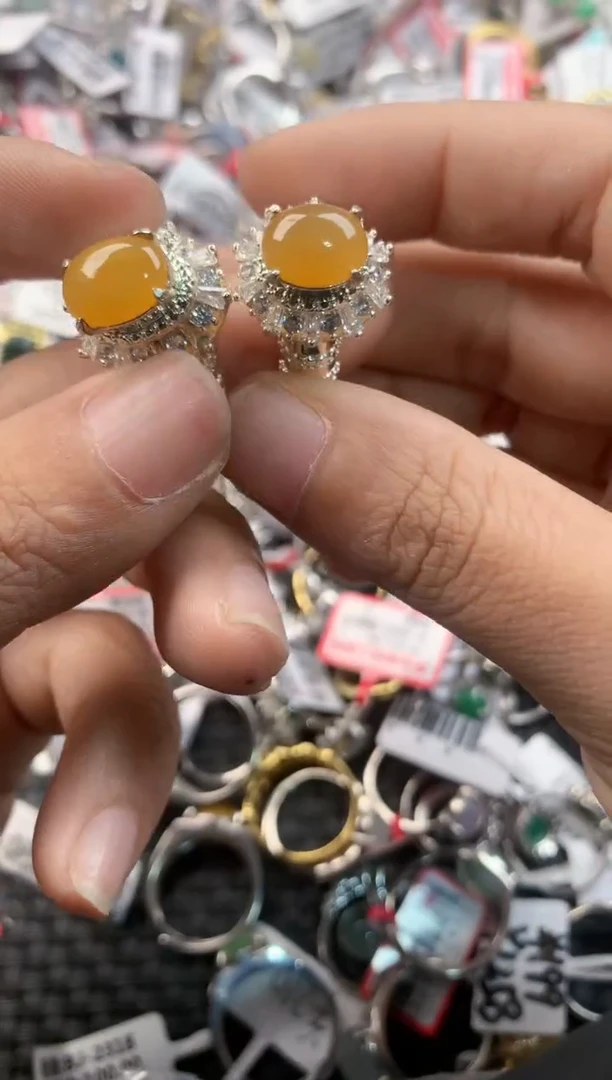 未镶嵌戒指翡翠888      8