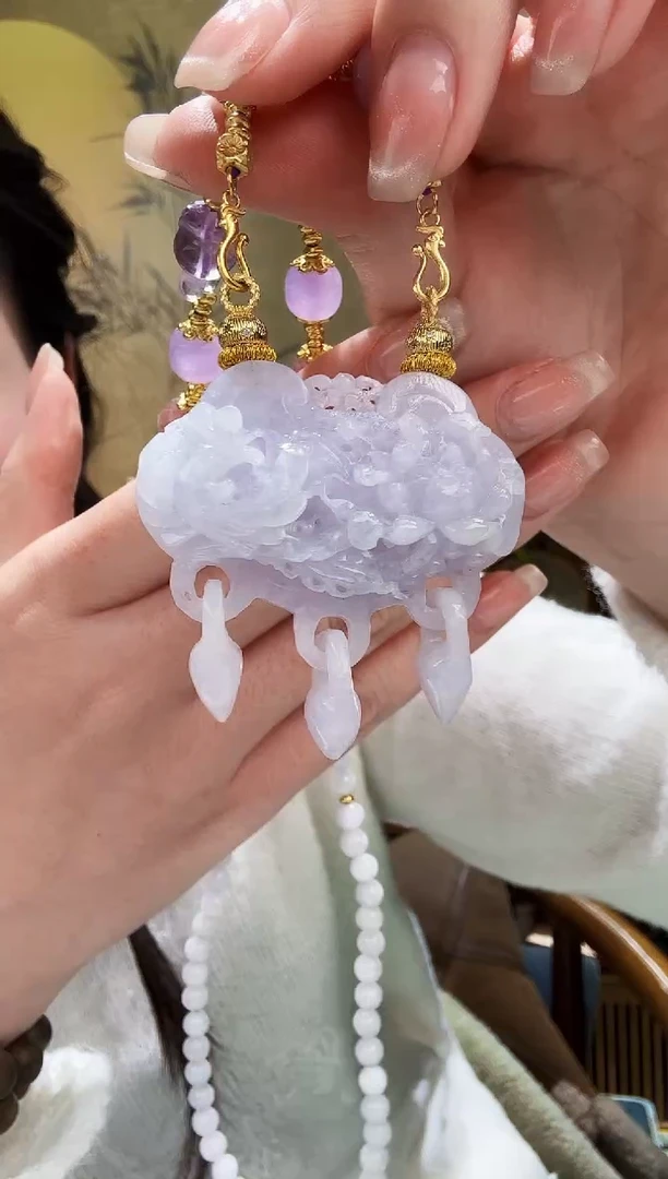 颈饰未镶嵌翡翠吊坠