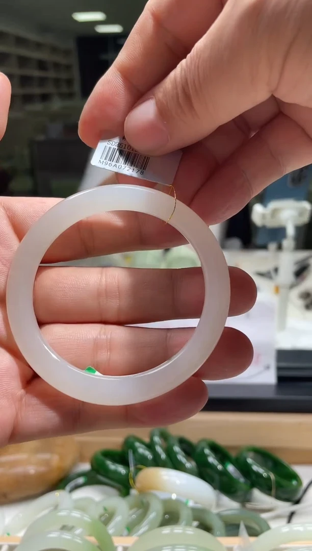 未镶嵌手镯和田玉56-57圈口 2178