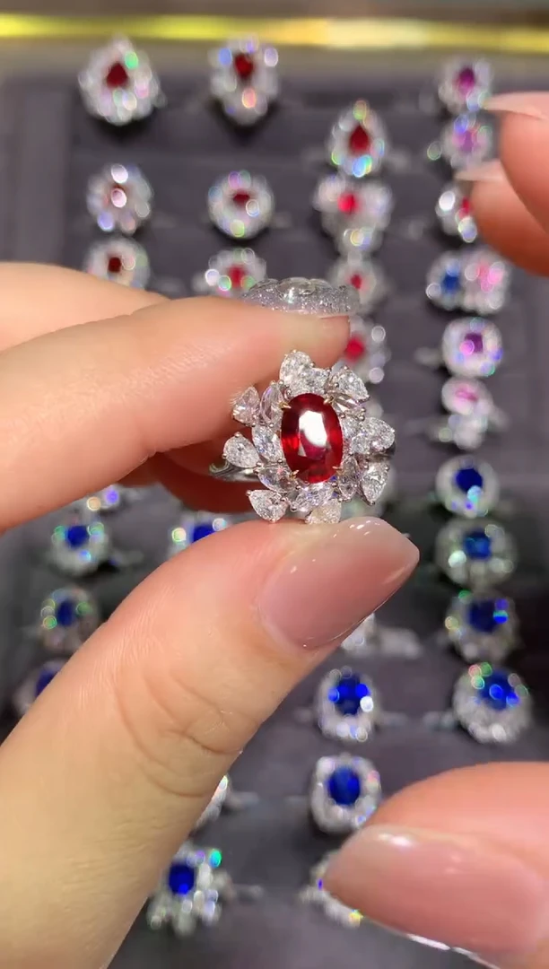 18K金镶嵌戒指红宝石2.02CT