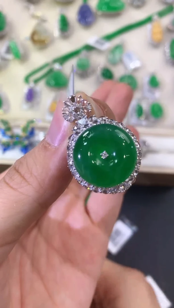 翡翠18K金镶嵌吊坠(不含链)V135