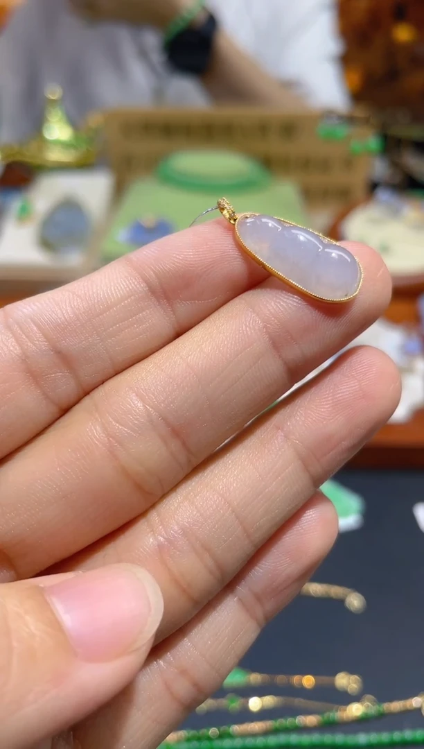 翡翠18K金镶嵌吊坠(不含链)假一赔三