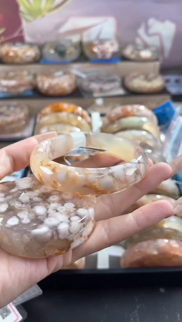 石英质玉手镯未镶嵌59