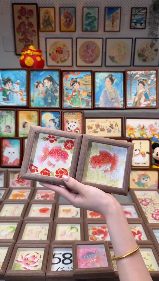 国画红山茶小鱼 水草小鱼 手绘国画12