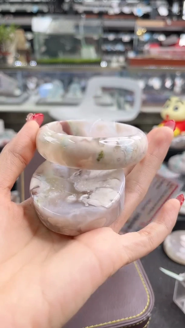 未镶嵌手镯石英质玉55圈口 （赠品镯心）300201