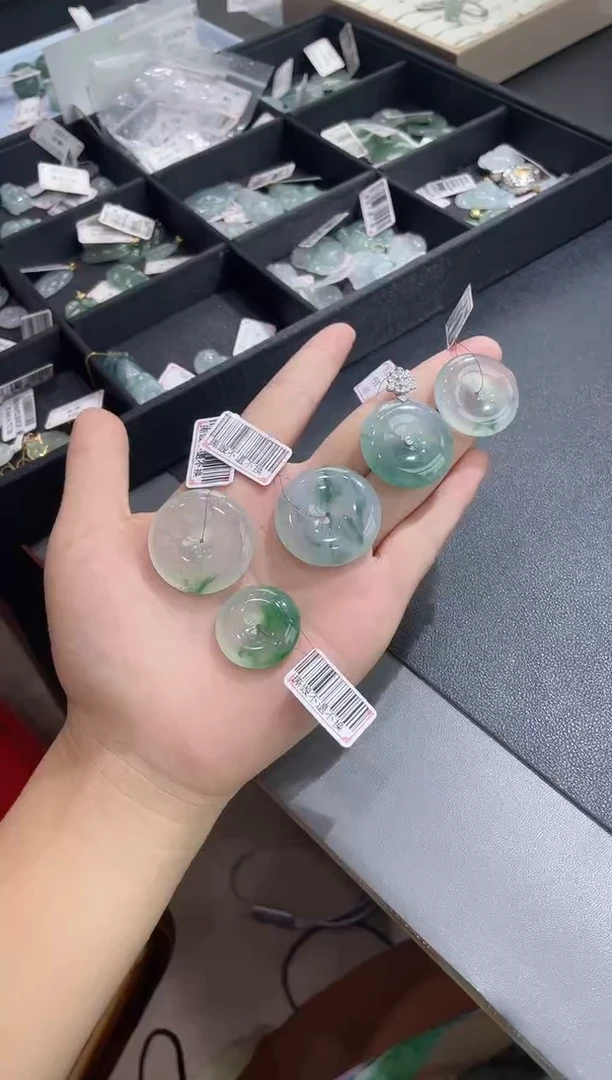 翡翠挂件未镶嵌合集