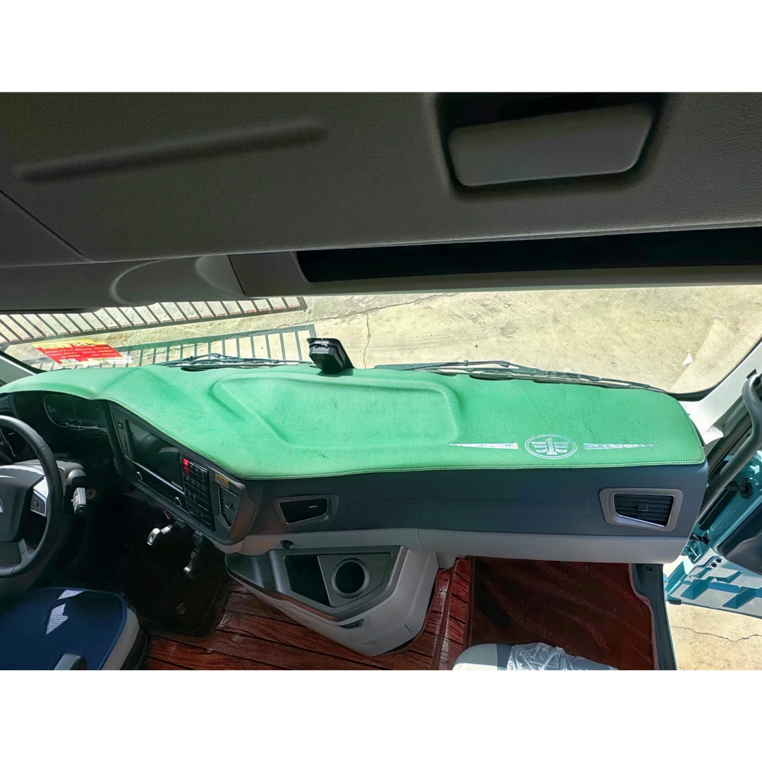 货车仪表台一体成型超纤皮避光垫中控台专用红岩福田欧马可轻卡