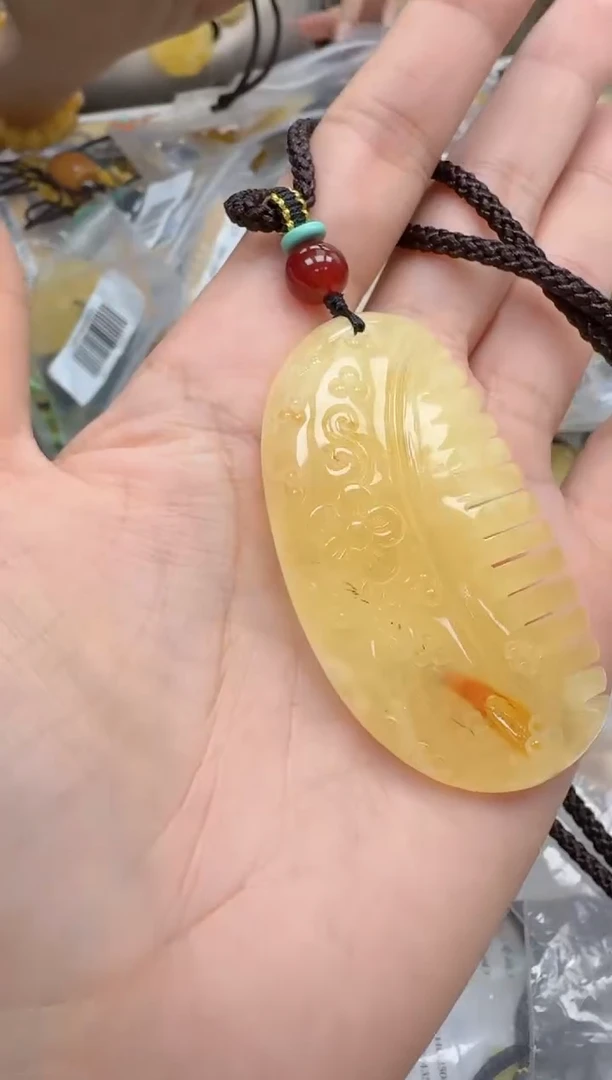 裸石琥珀未镶嵌如图