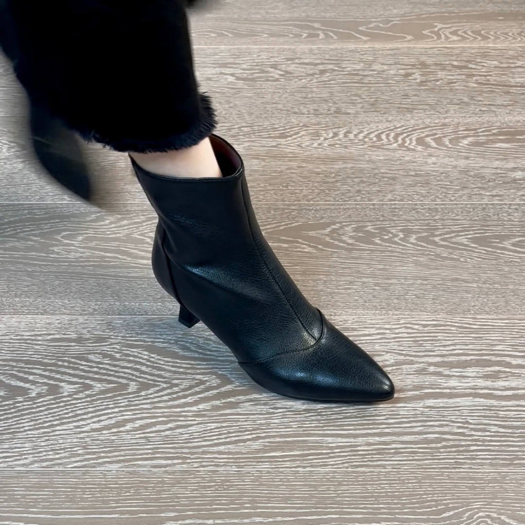 5.5CM水晶羊皮短靴时装靴细跟冬季不累脚高跟靴时尚简约后拉链鞋