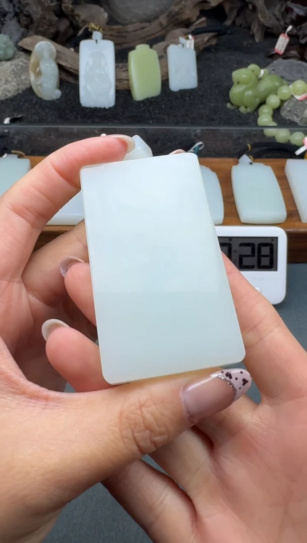 颈饰未镶嵌和田玉3