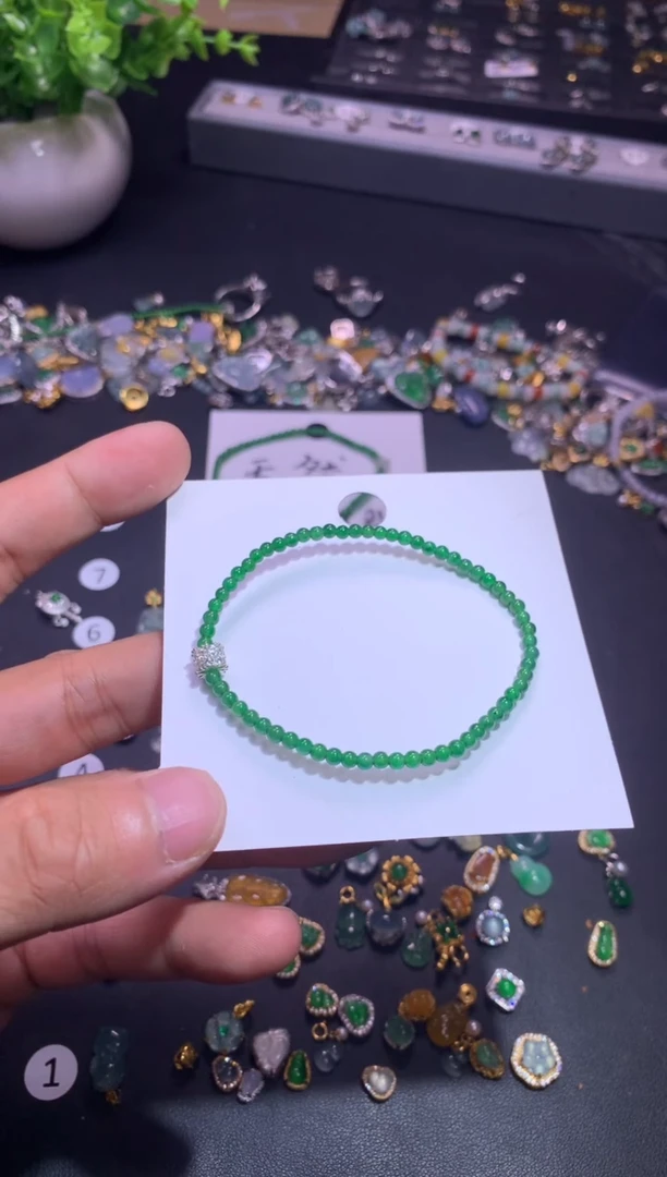 翡翠未镶嵌吊坠(不含链)1