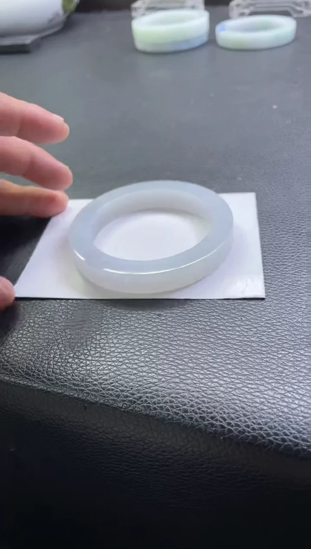 未镶嵌手镯定制翡翠手镯