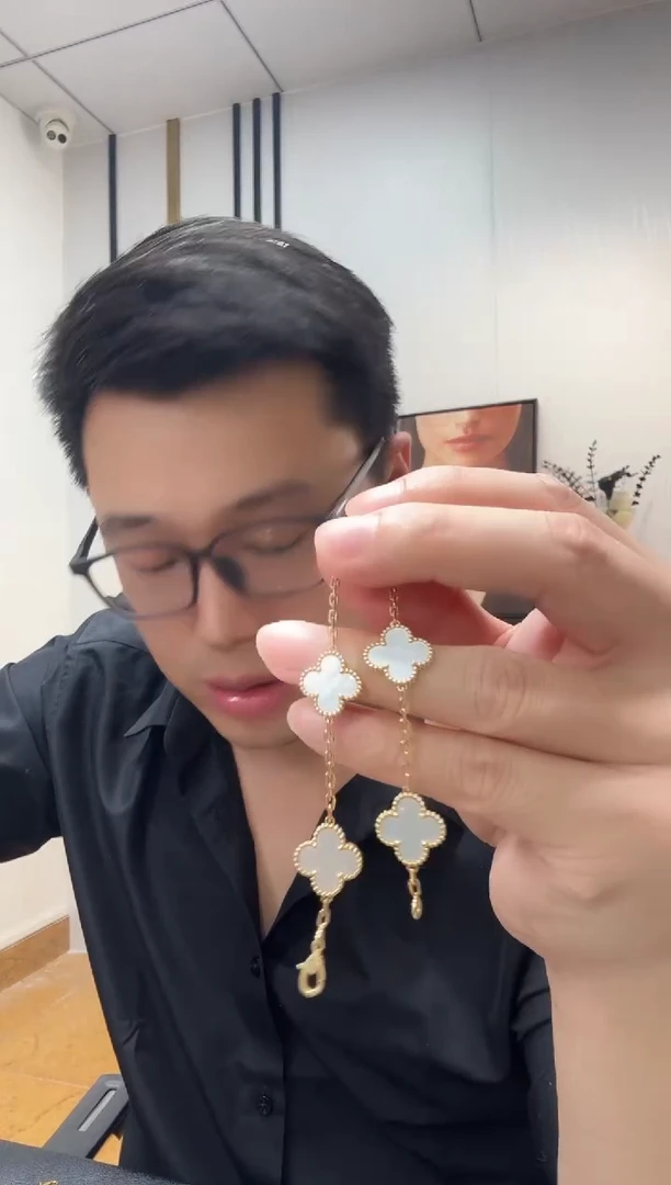 18K金镶嵌贝壳（贝母）手链白色k黄，五花手链