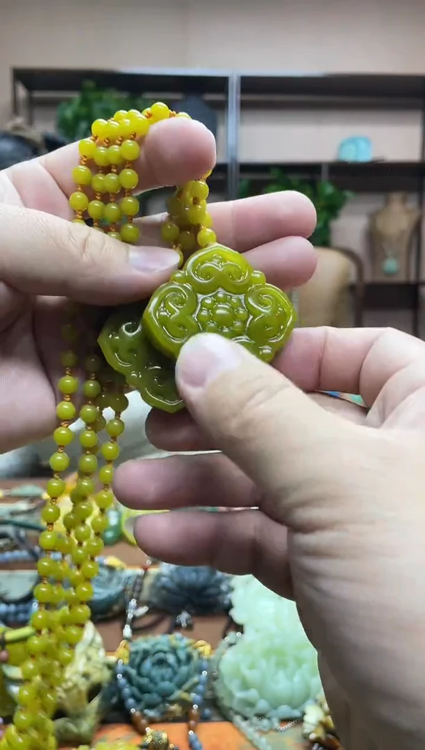 未镶嵌岫玉吊坠多样性发货发其中之一