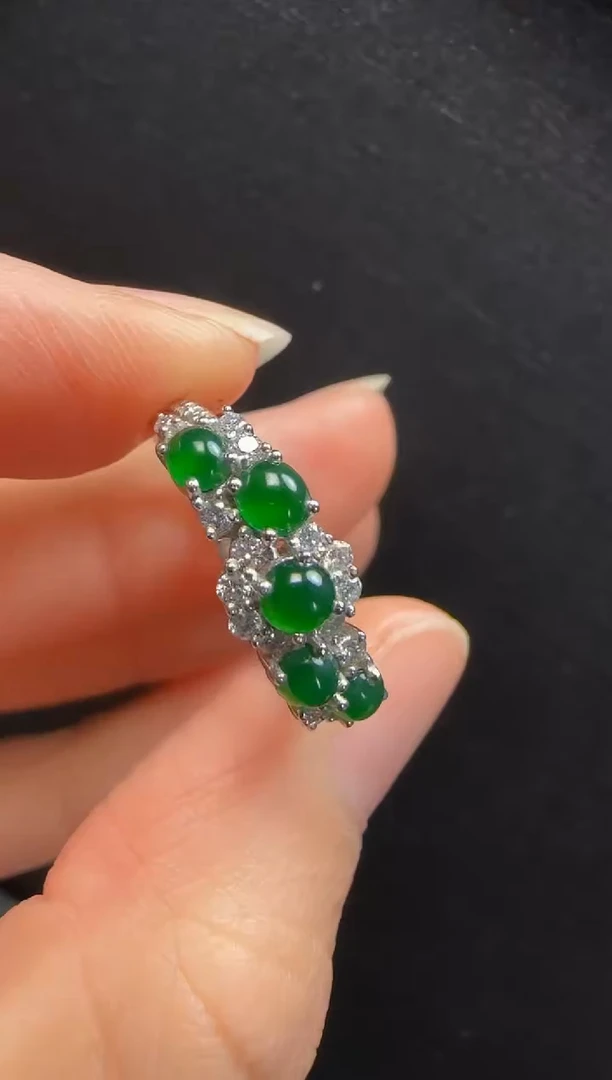 【闪购商品】翡翠戒指18K金镶嵌866蛋面